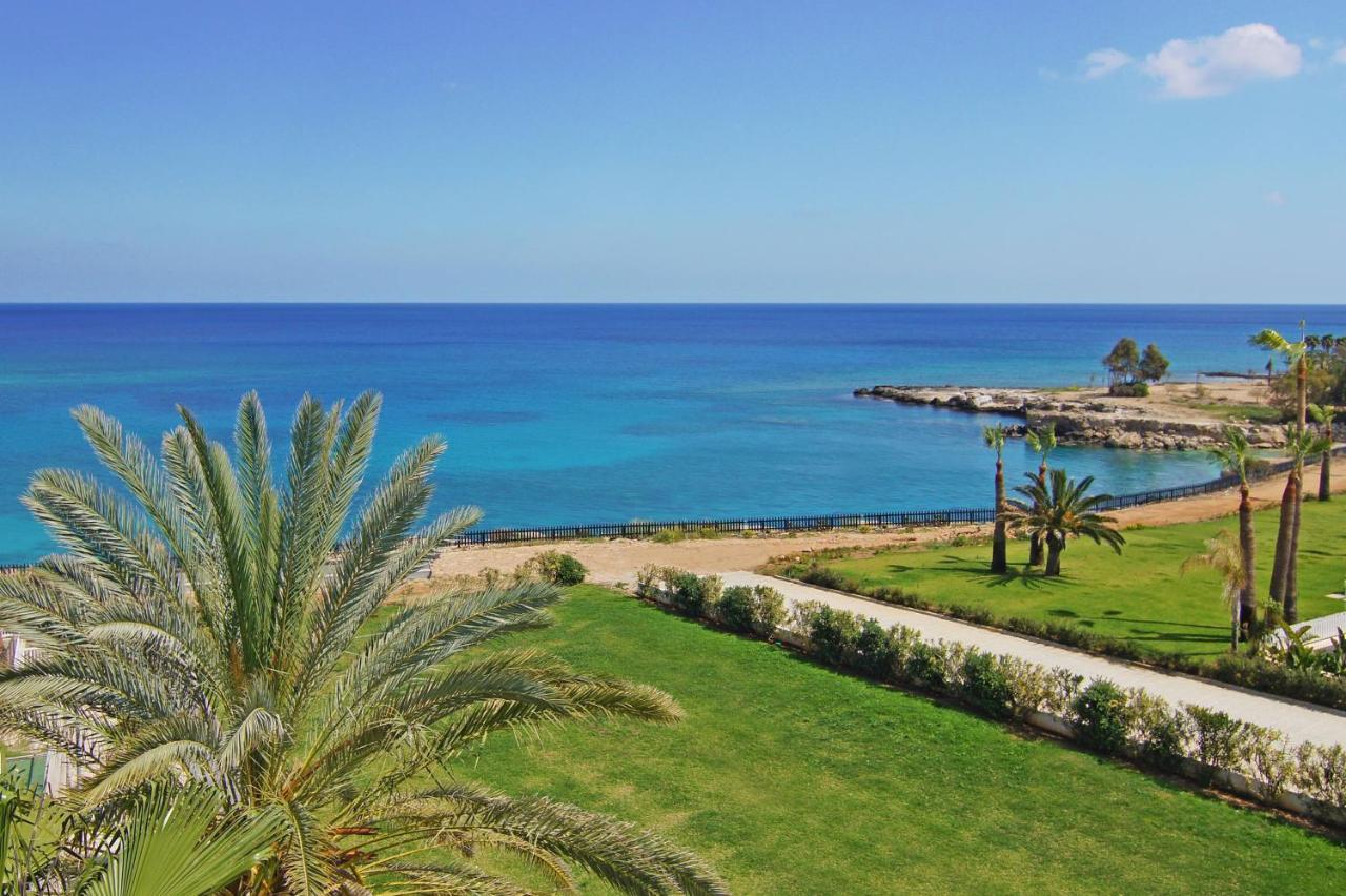 Lucile - Coralli Beachfront Apartment Paralimni Exteriér fotografie