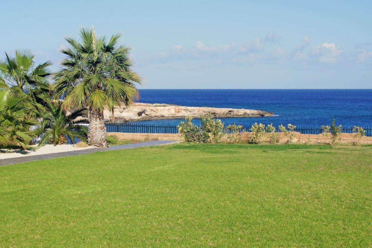 Lucile - Coralli Beachfront Apartment Paralimni Exteriér fotografie