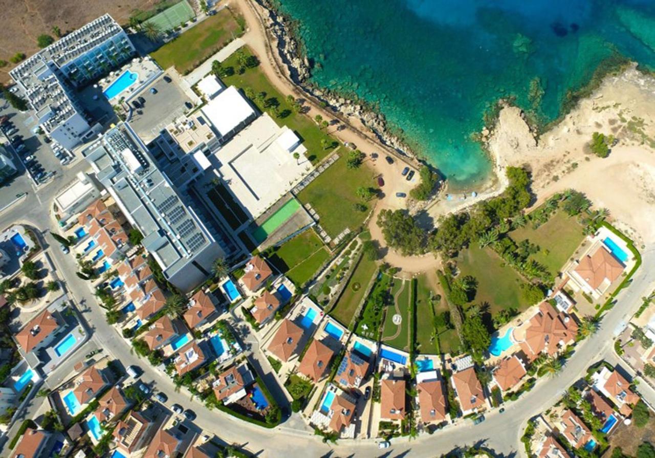 Lucile - Coralli Beachfront Apartment Paralimni Exteriér fotografie