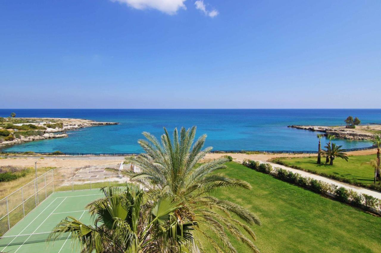 Lucile - Coralli Beachfront Apartment Paralimni Exteriér fotografie