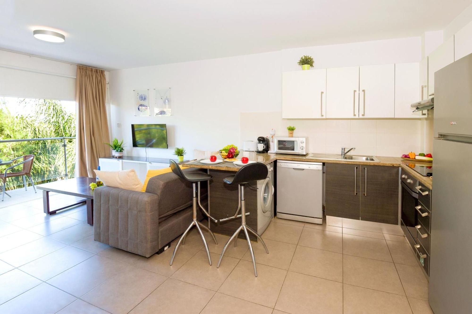 Lucile - Coralli Beachfront Apartment Paralimni Exteriér fotografie